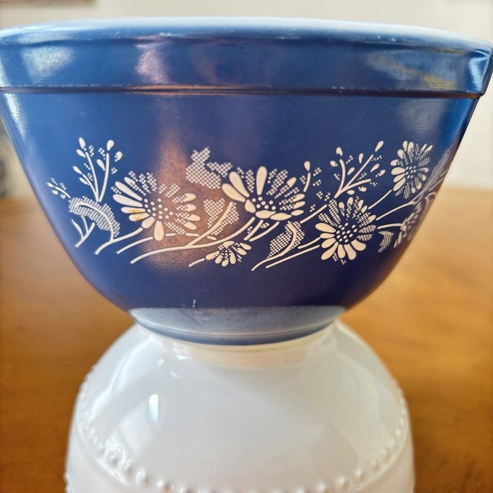 PYREX Colonial Mist Mixing Bowl 401 Blue With White Flowers Vintage Collectible